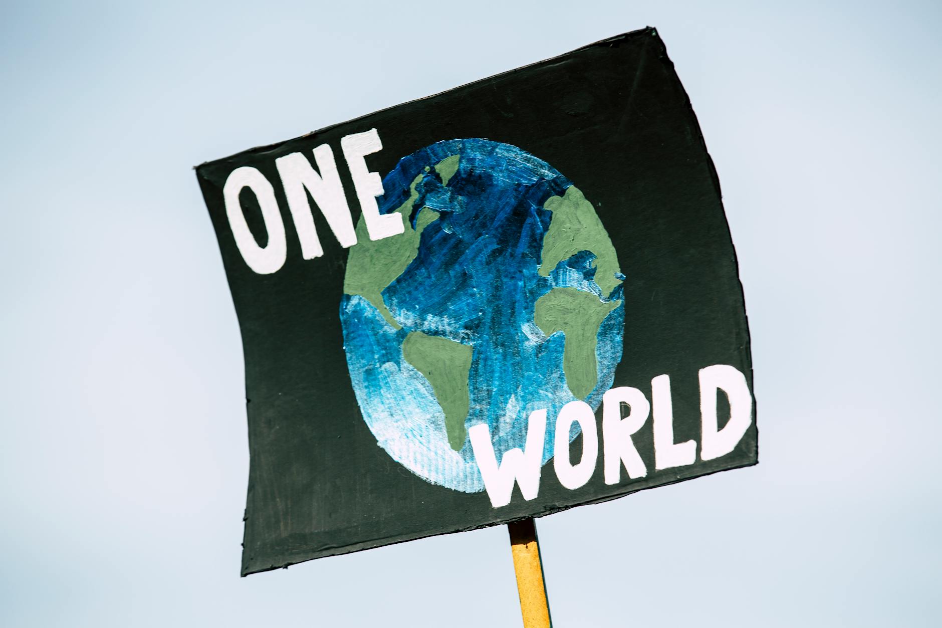 Latest global trends shaping the future of humanity featured